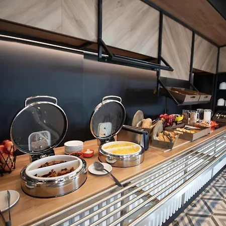 B&B Hotel Compiegne Hotel 3*