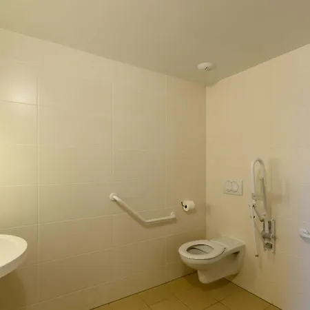 Hotel B&B HOTEL Compiègne 3*