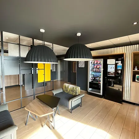 B&B Hotel Compiegne Szálloda 3*