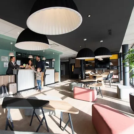 B&B HOTEL Compiègne 3*
