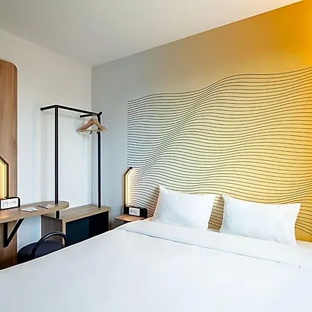 B&B Hotel Compiegne Hotel
