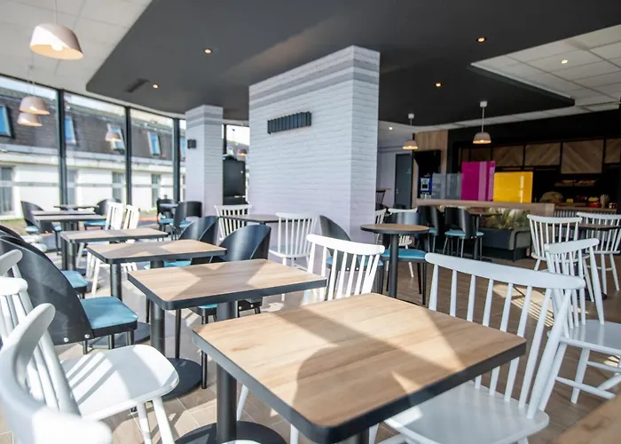 B&B HOTEL Compiègne Hotel