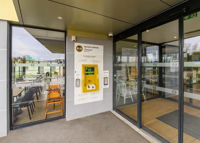 B&B HOTEL Compiègne 3*
