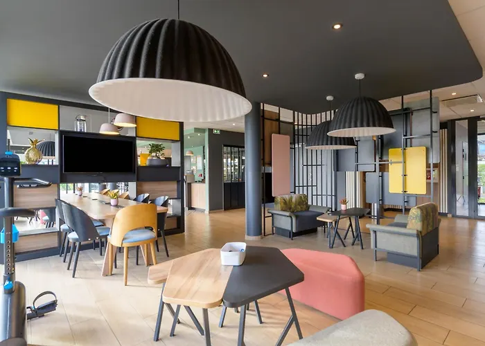 B&B HOTEL Compiègne 3*