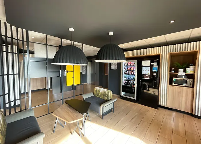 B&B HOTEL Compiègne Hotel 3*