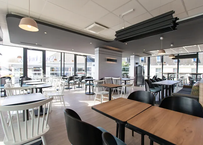 B&B HOTEL Compiègne Hotel