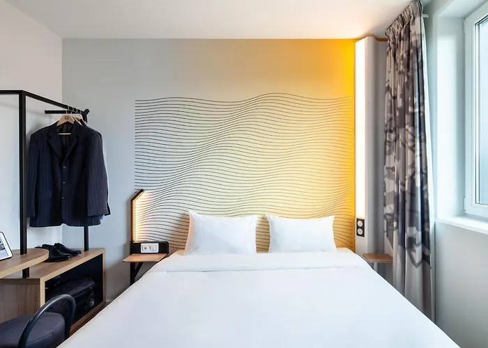 B&B HOTEL Compiègne Hotel